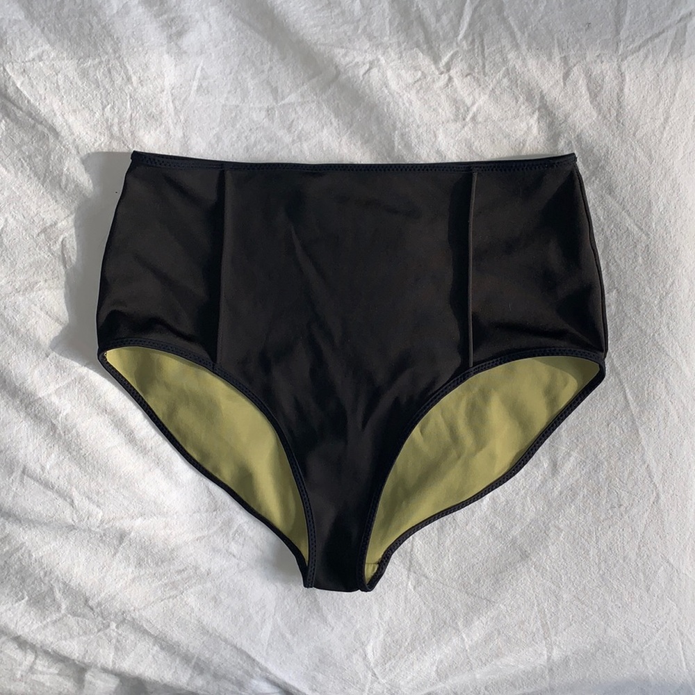 Aritzia Wilfred Le Fou Shorts / swim Bottoms